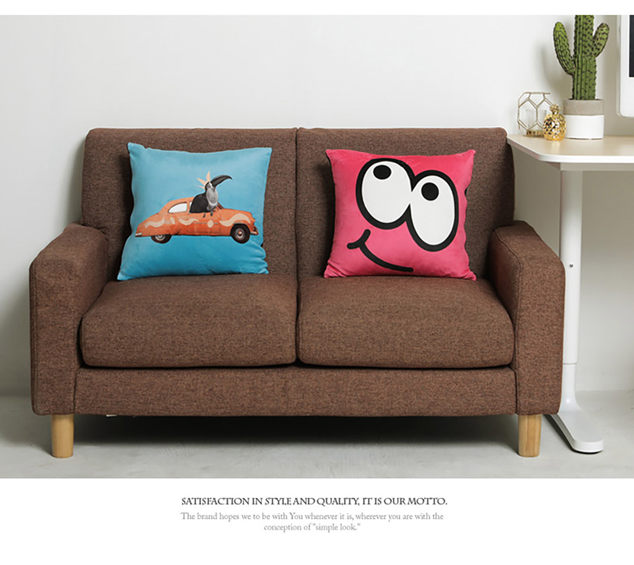 cushion_06_parrot_03.jpg